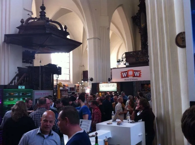 NEGENDE WHISKY-WALHALLA Aa-KERK