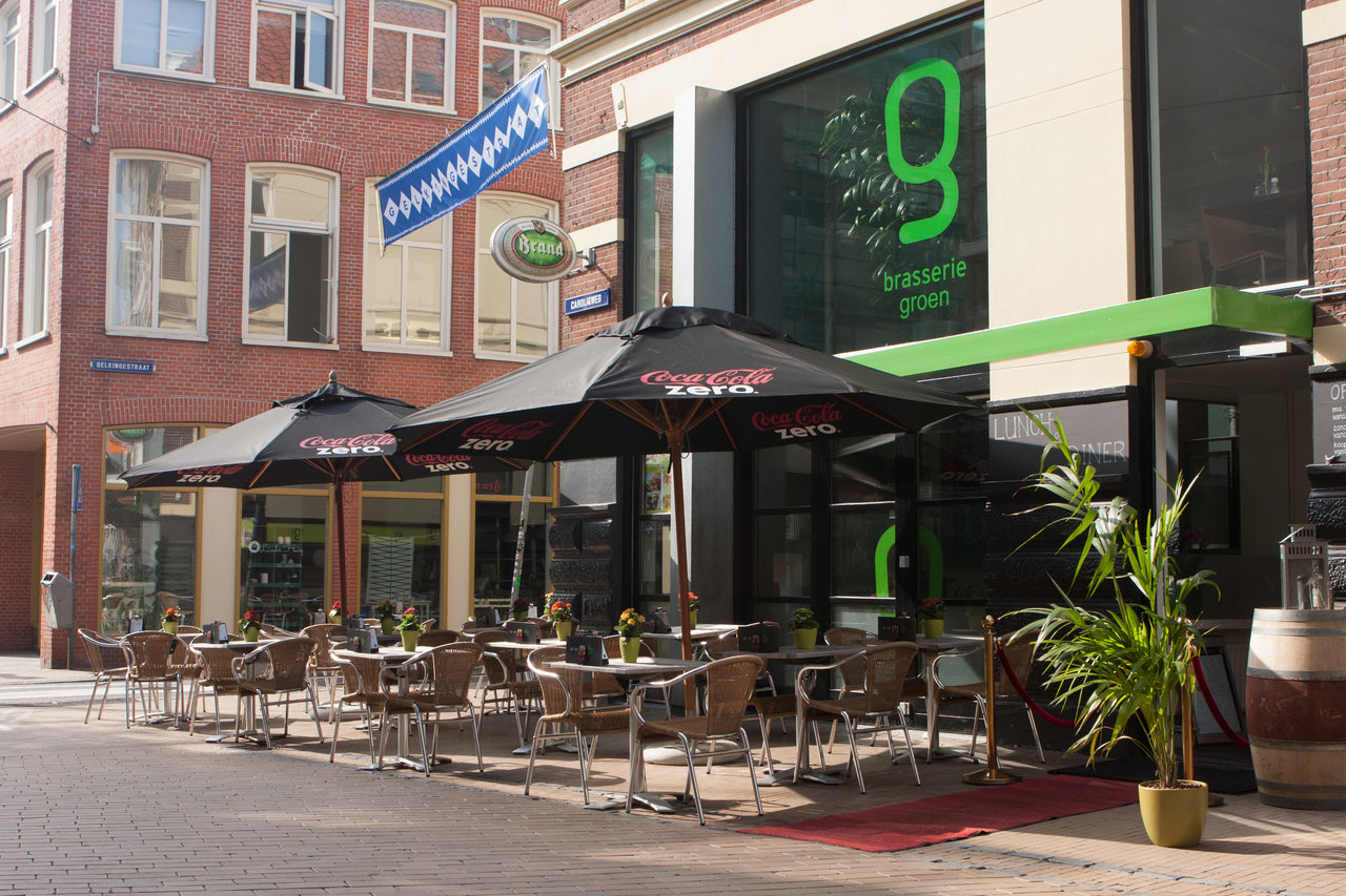 Brasserie groen buiten.jpg