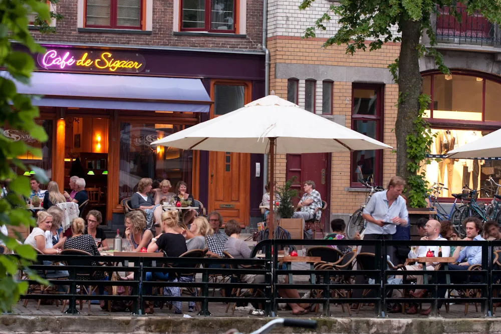 buitenkant cafe de sigaar