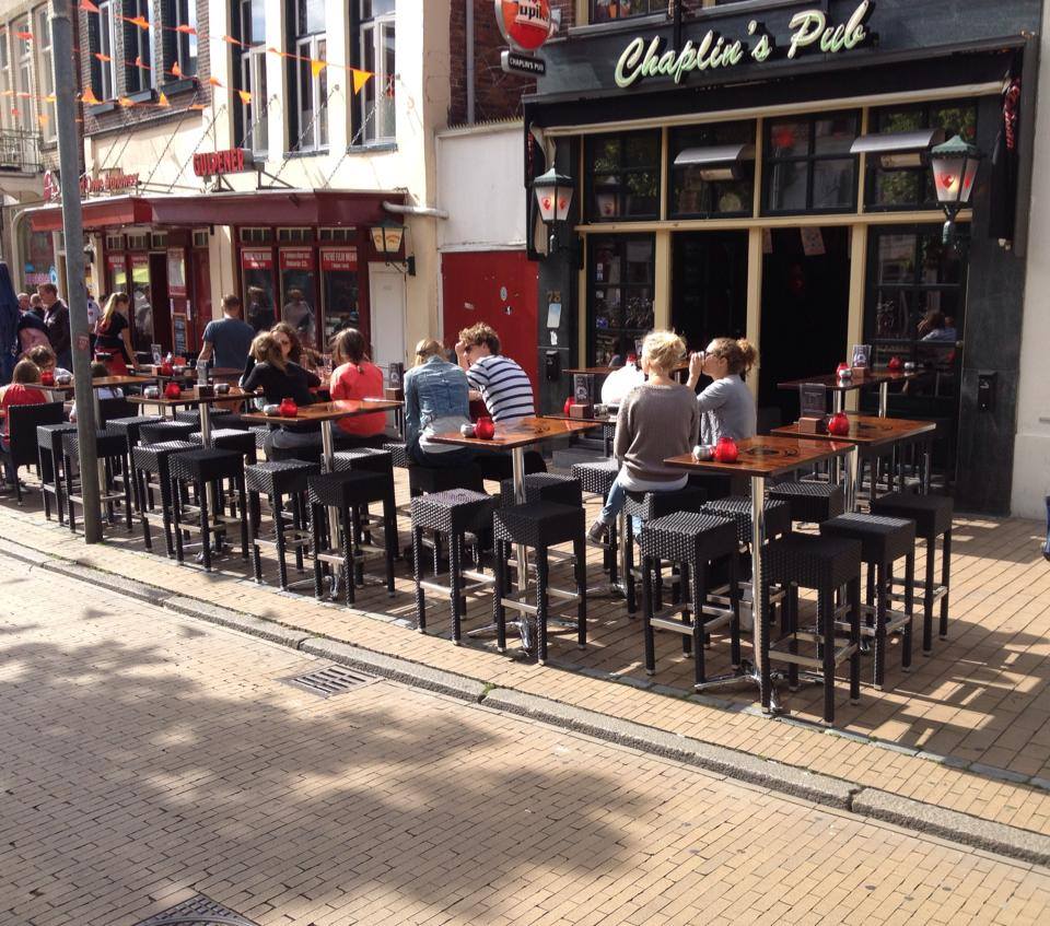 Cafe Chaplin’s Pub