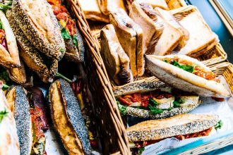 Stock photo 2 sandwiches Horecagroningen.nl pexels-daria-shevtsova-709826