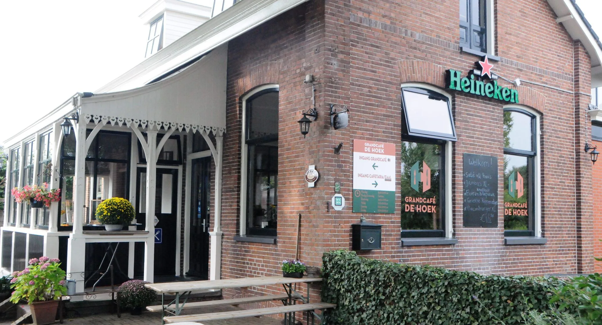 Grandcafe de Hoek buitenkant
