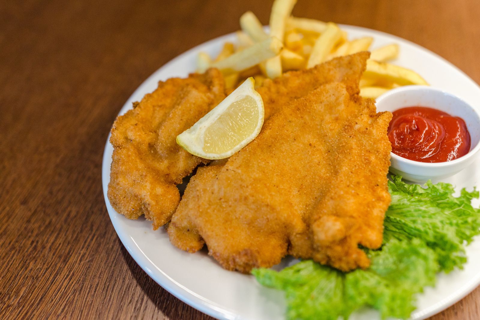 Gebakken vis en friet Horecagroningen.nl nieuws pexels-lukas-1352270