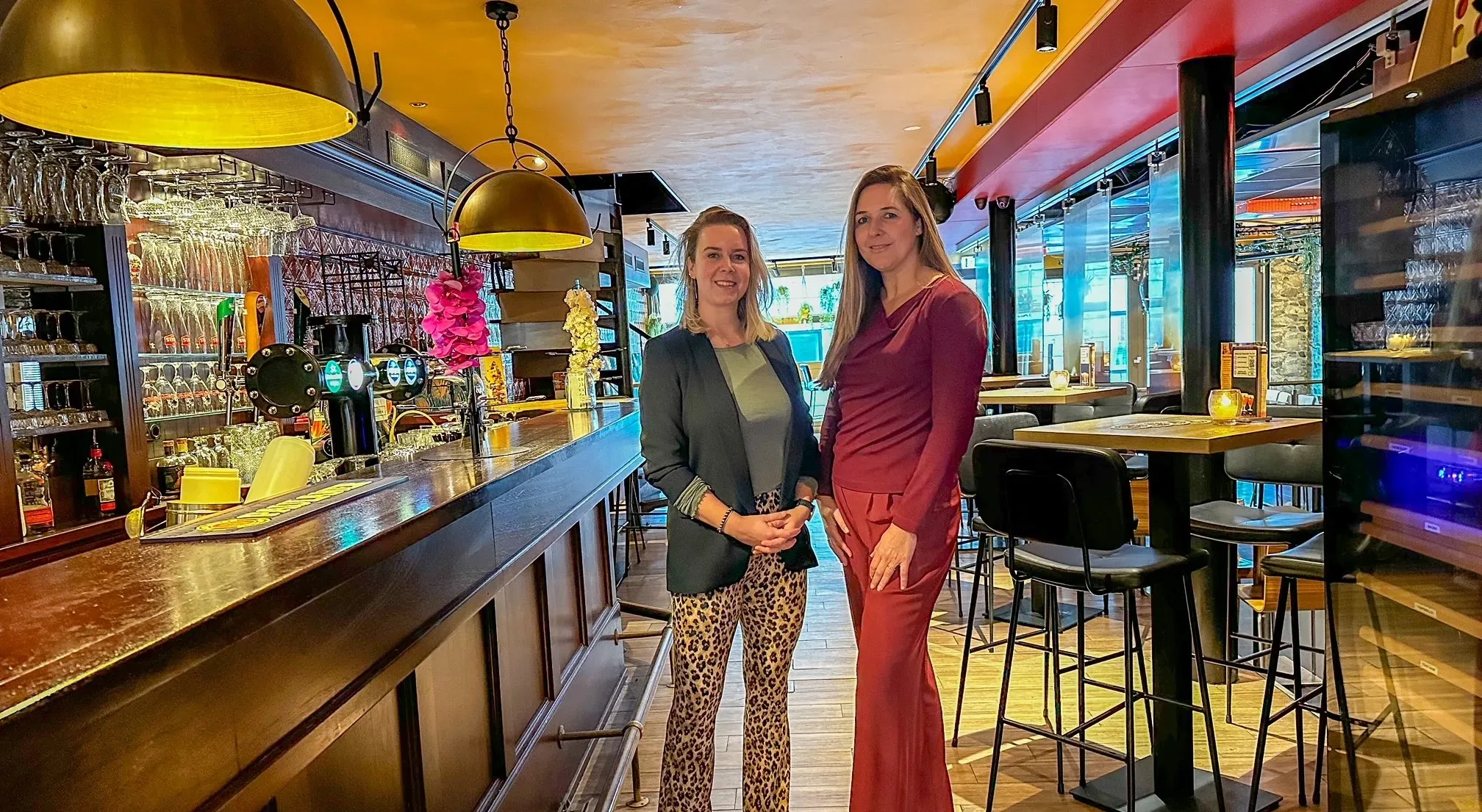 Grand Cafe Time Out - 6