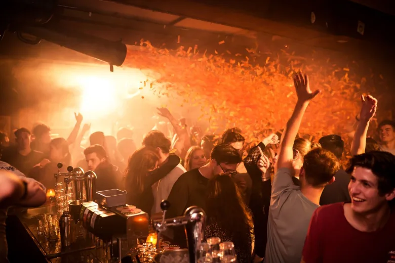 feestcafe shooters -10