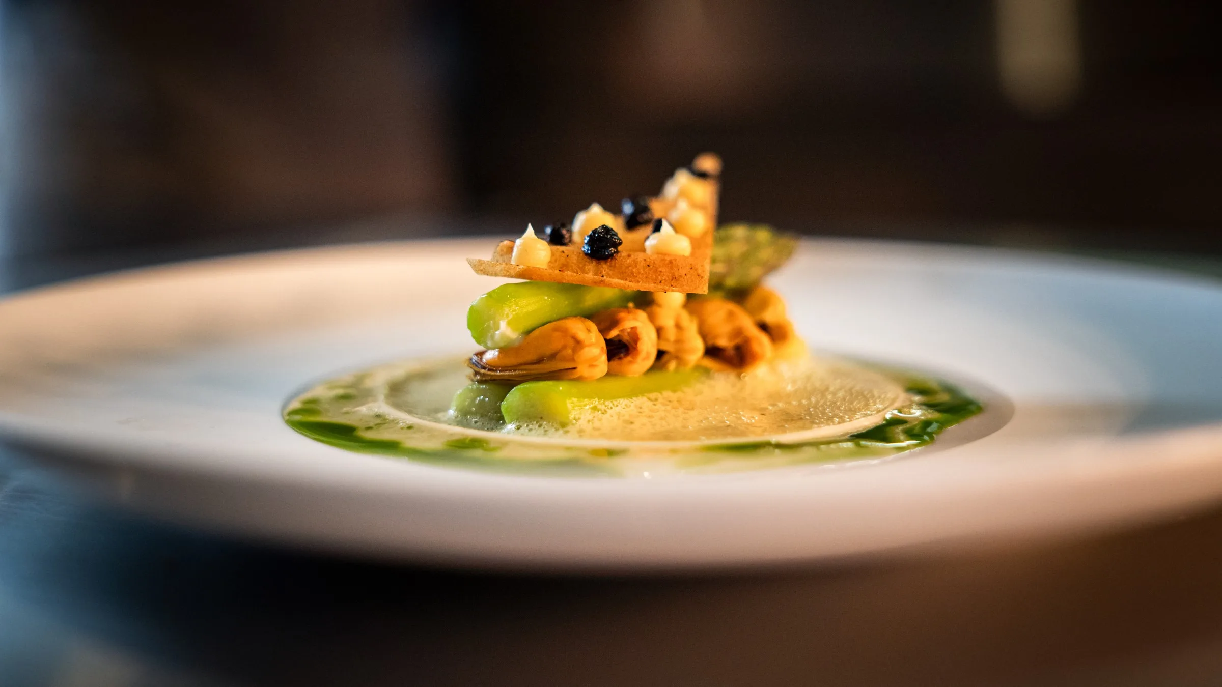 Luwte gerecht groene asperge, waddenmossel, bumbu